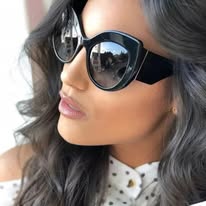 Eye Paparazzi Oversized Vintage Black Sunglasses – Luxury 5-Piece Set for Women